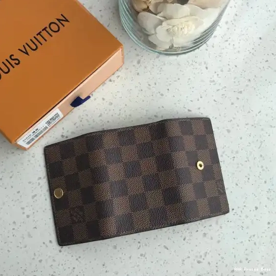 AAA Replica Ru LOUIS VUITTON 6 HOLDER KEY 0519